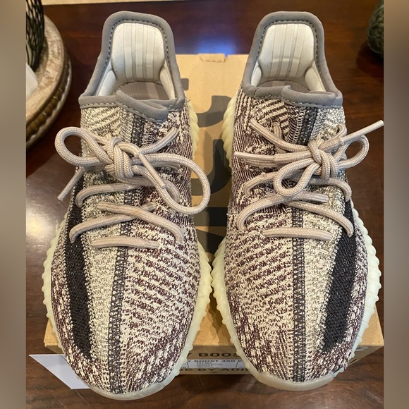 Yeezy Boost 350 V2 Zyon - Picture 3 of 9